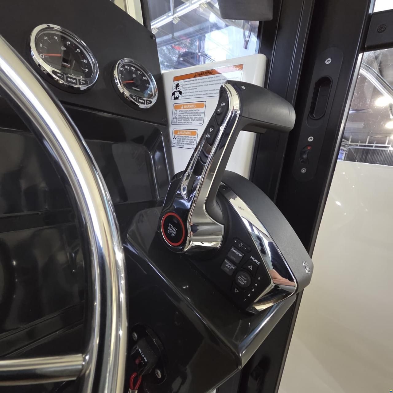 Quicksilver Captur 705 Pilothouse
