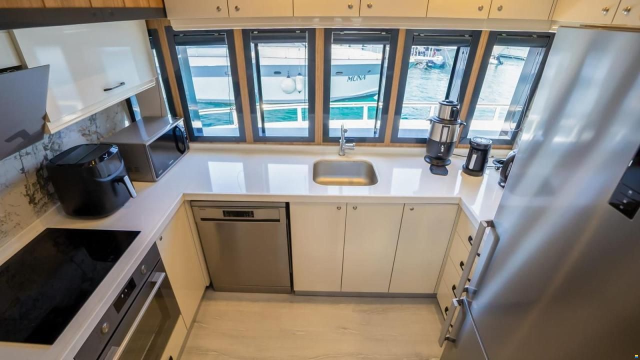 Custom Trawler 26m