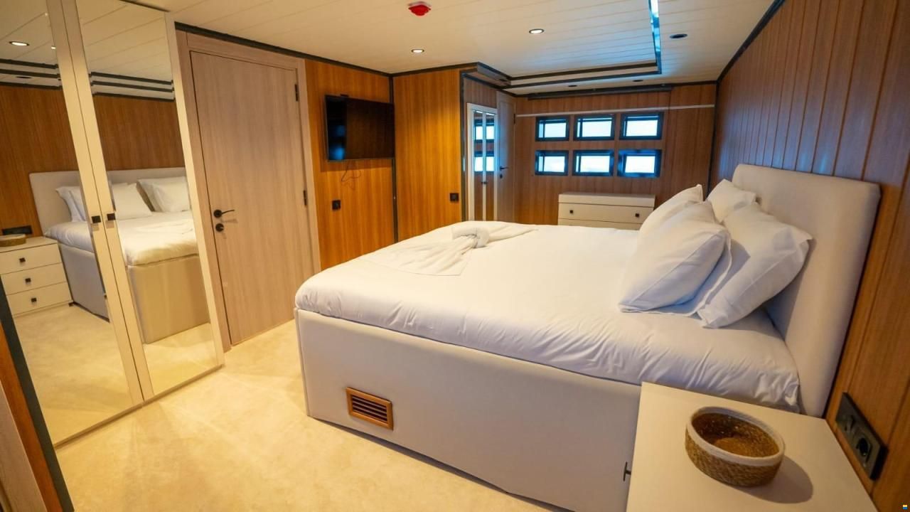 Custom Trawler 26m