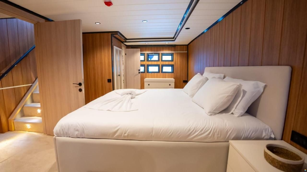 Custom Trawler 26m