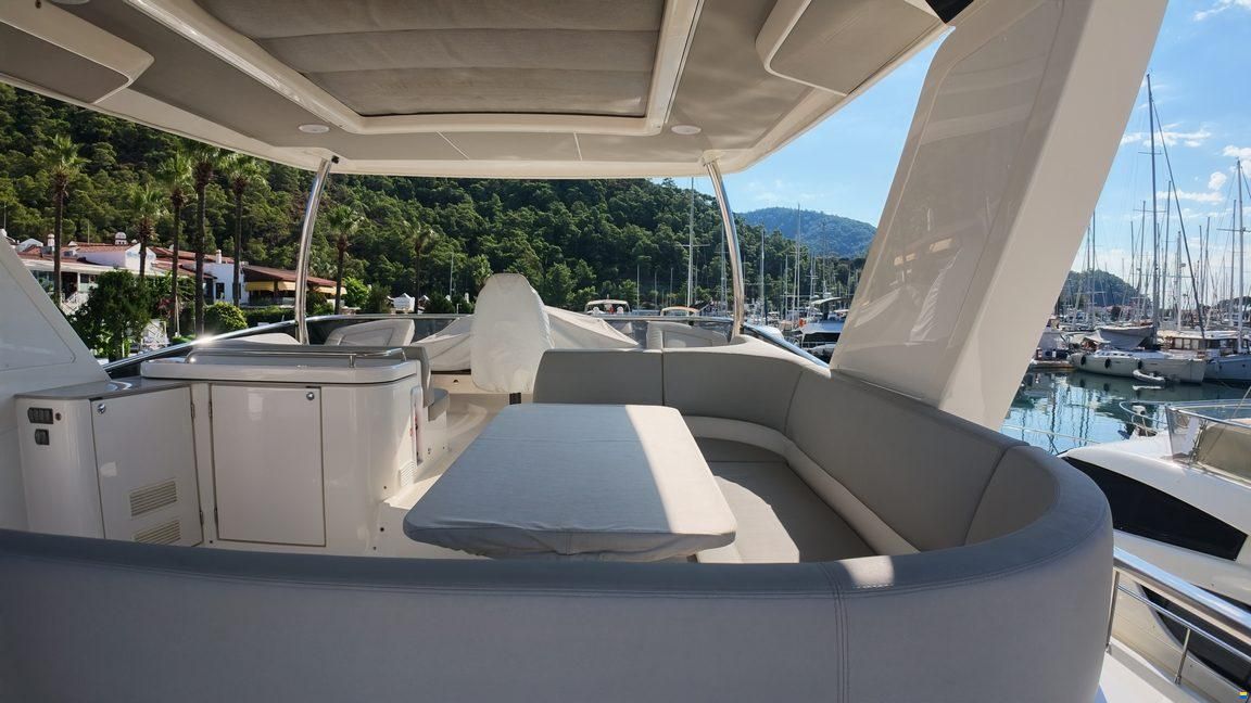 Absolute Navetta 52