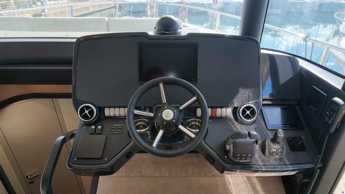 Absolute Navetta 52