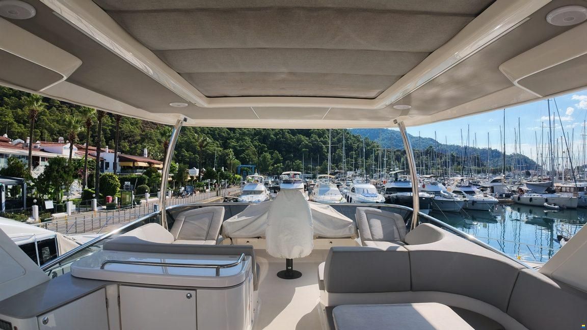 Absolute Navetta 52