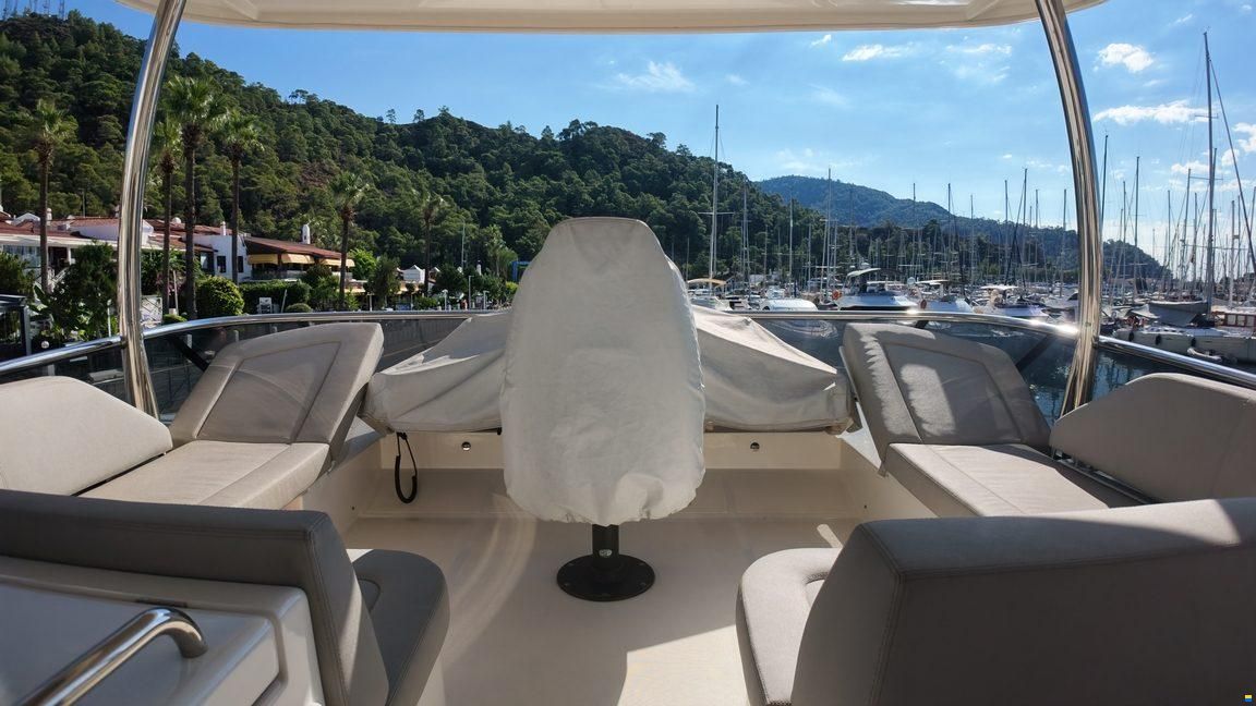 Absolute Navetta 52