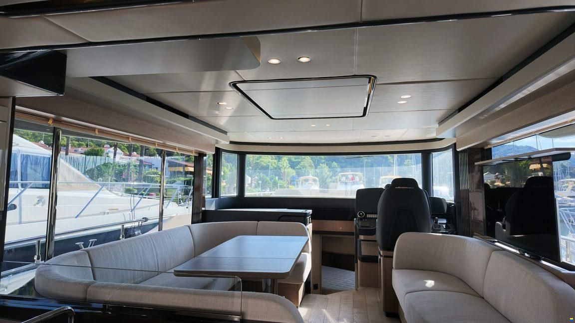 Absolute Navetta 52