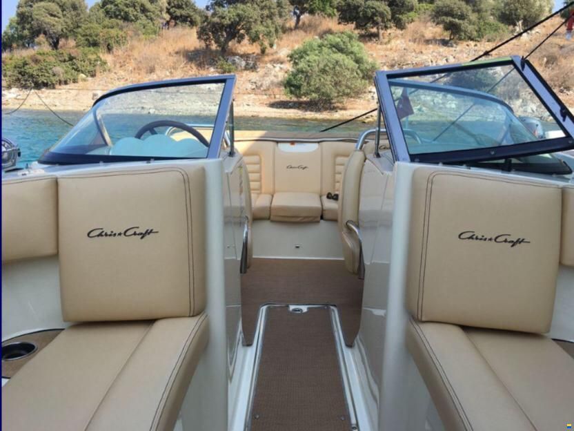 Chris Craft Launch 22