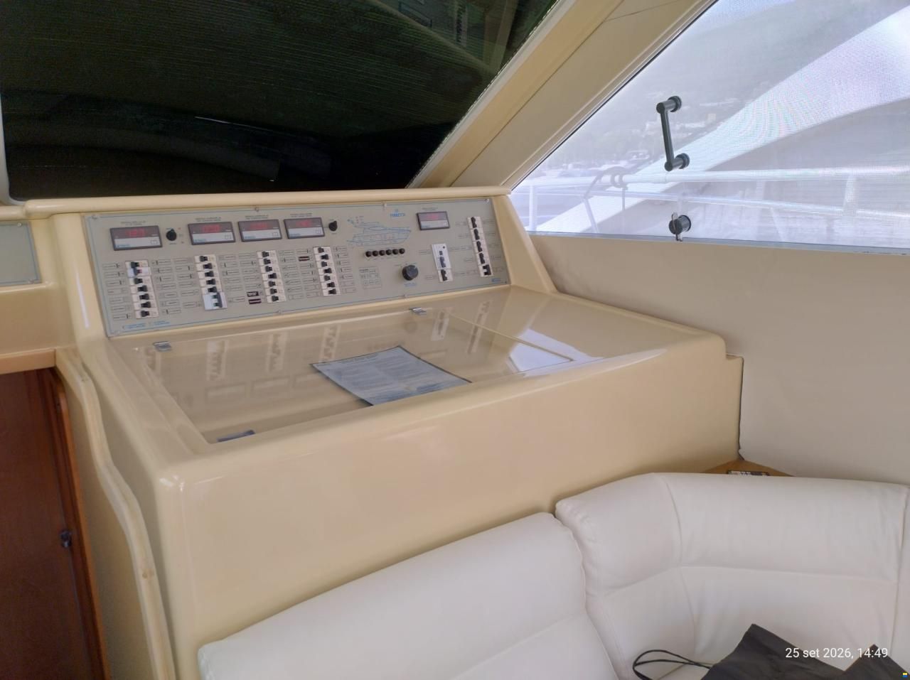 Ferretti 120