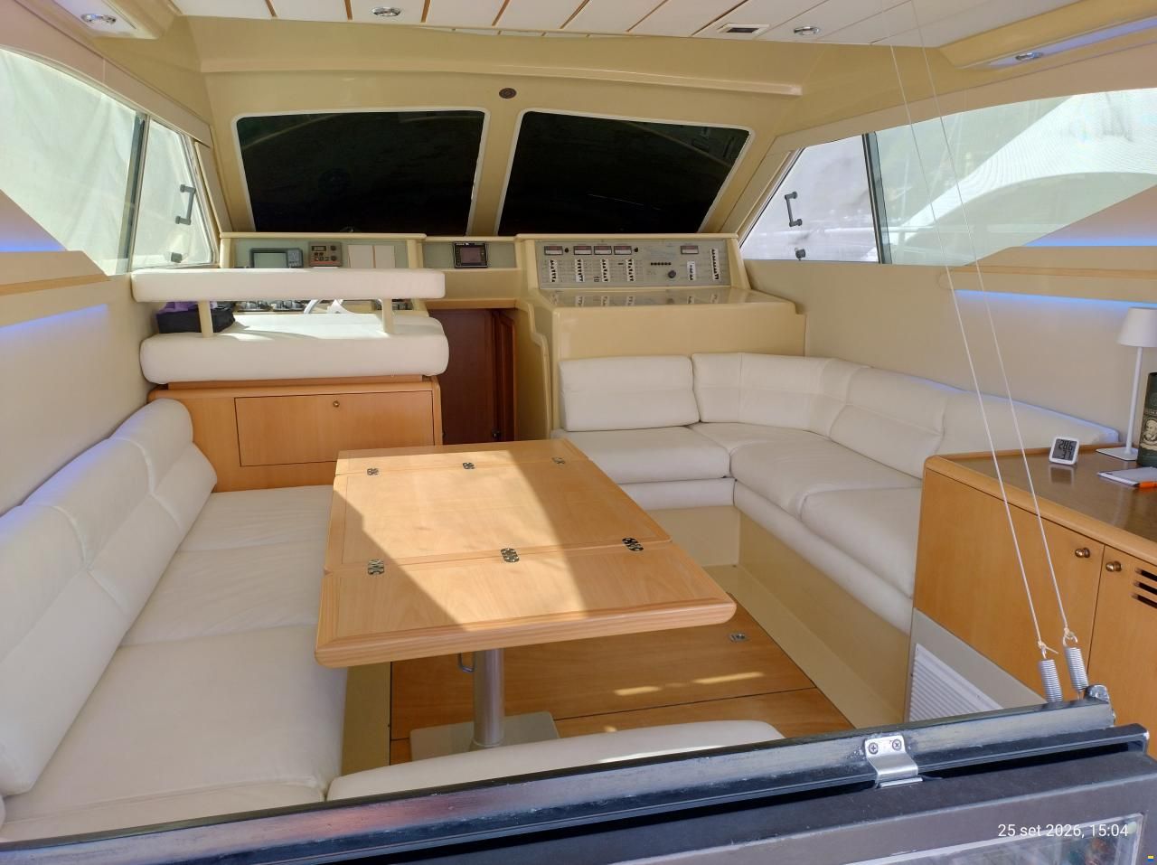 Ferretti 120