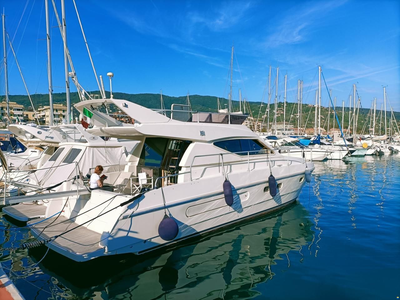 Ferretti 120