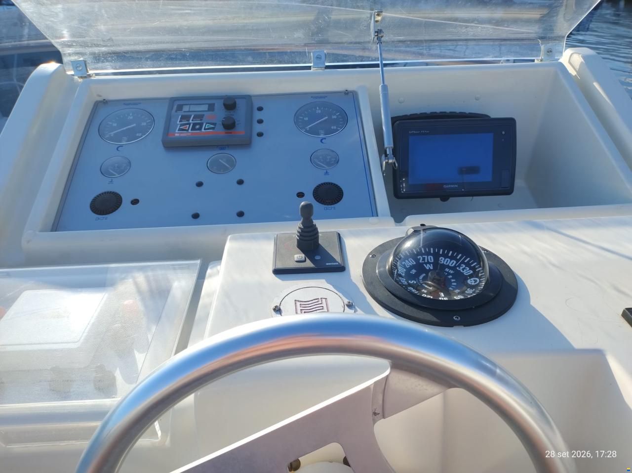 Ferretti 120