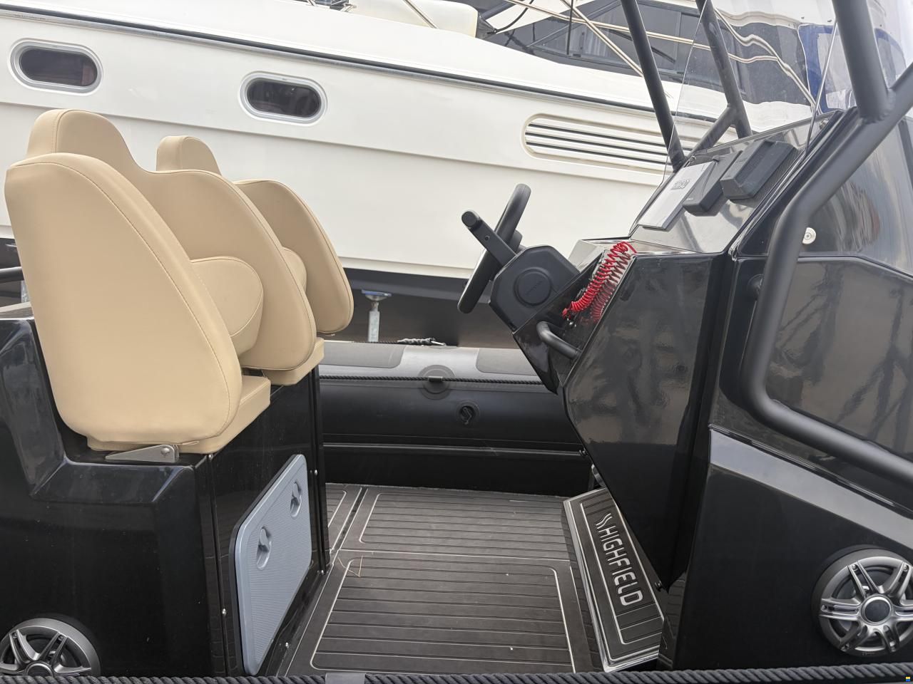 Highfield Partol 700 HYP inkl. 200PS Honda - Barco