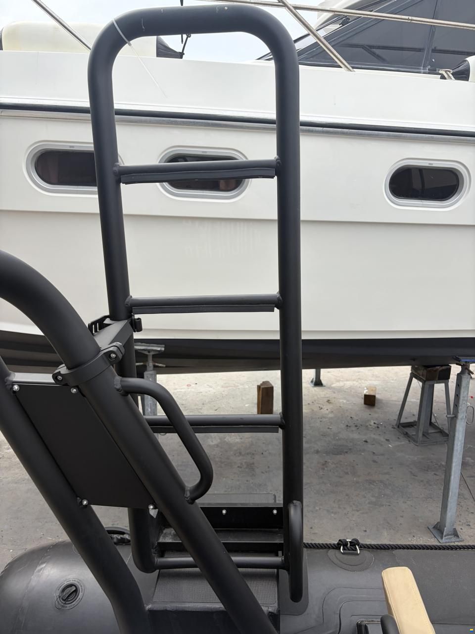Highfield Partol 700 HYP inkl. 200PS Honda - Barco