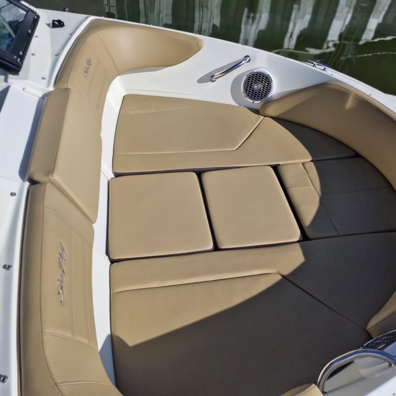 Sea Ray 210 SPXE