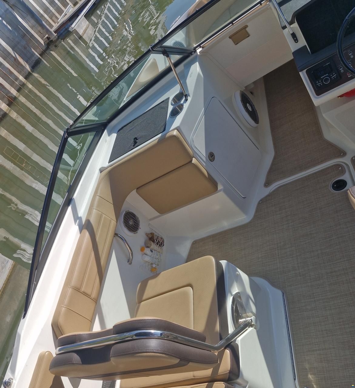 Sea Ray 210 SPXE