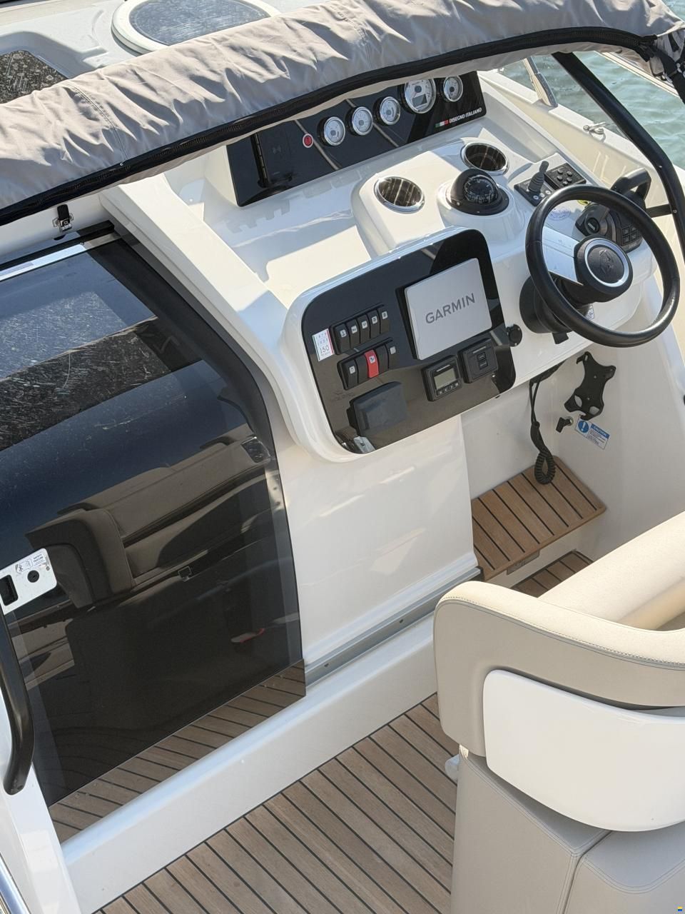 Cranchi Endurance 30