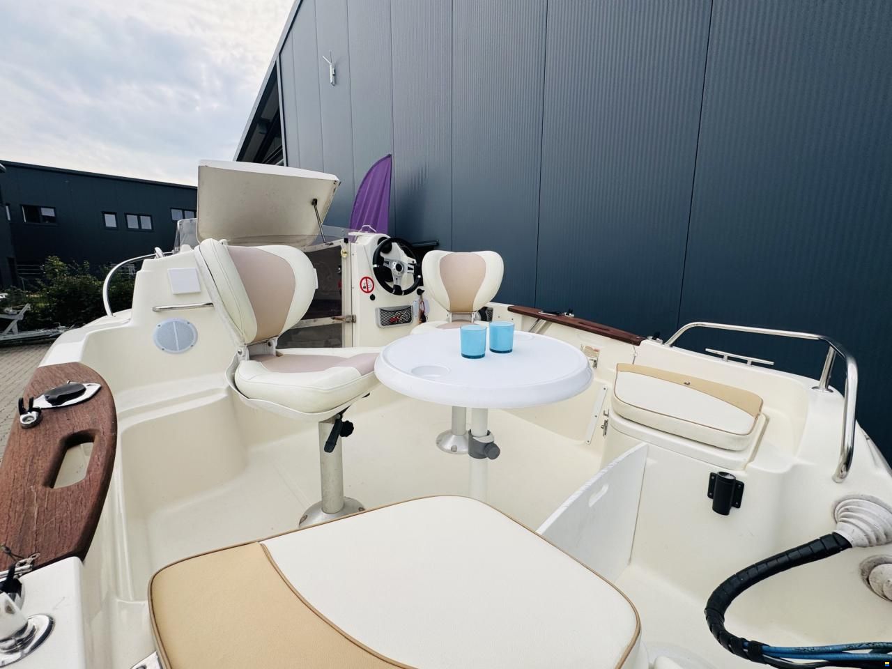 Quicksilver 430 Activ Cabin