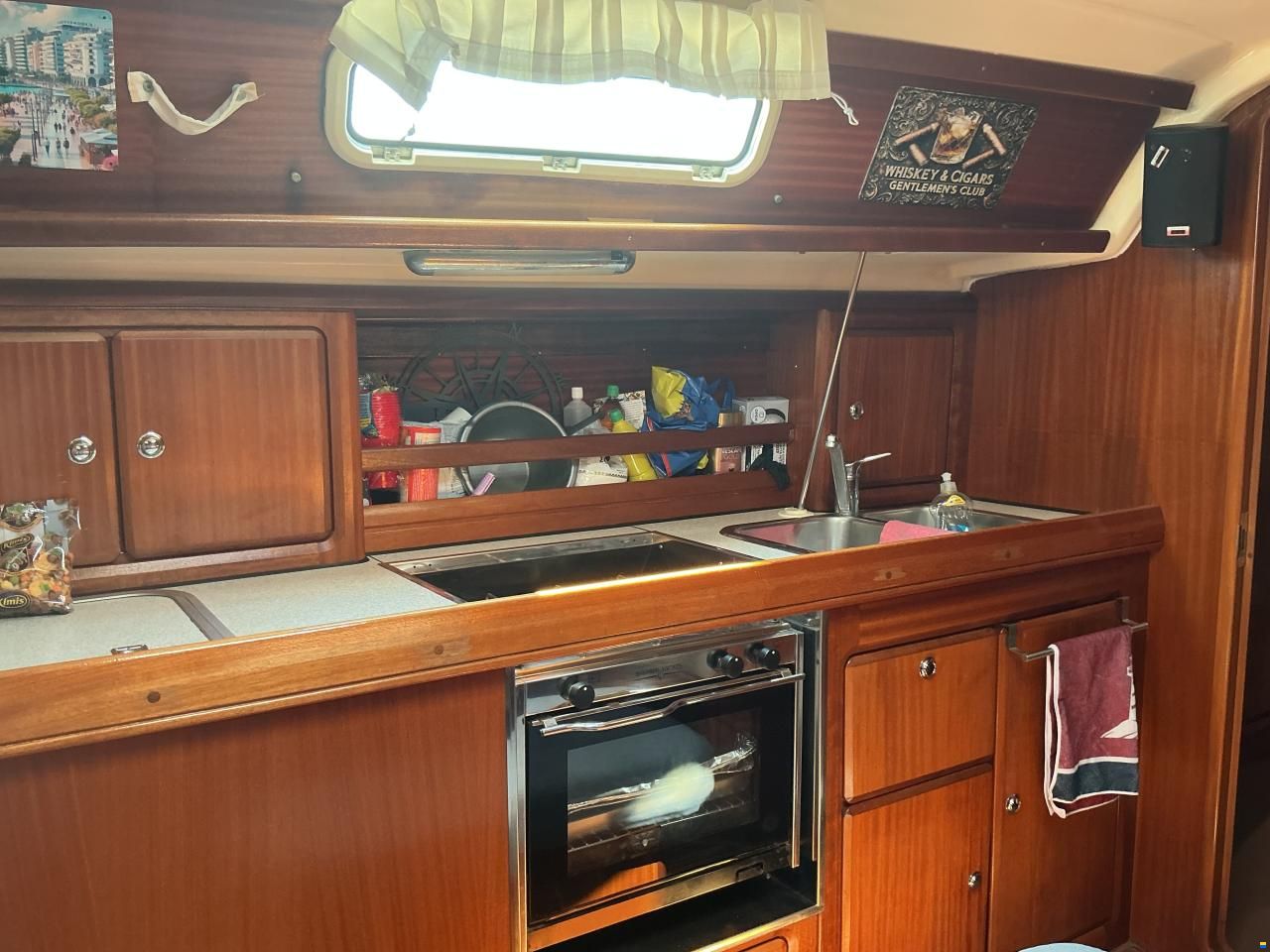 Bavaria 37