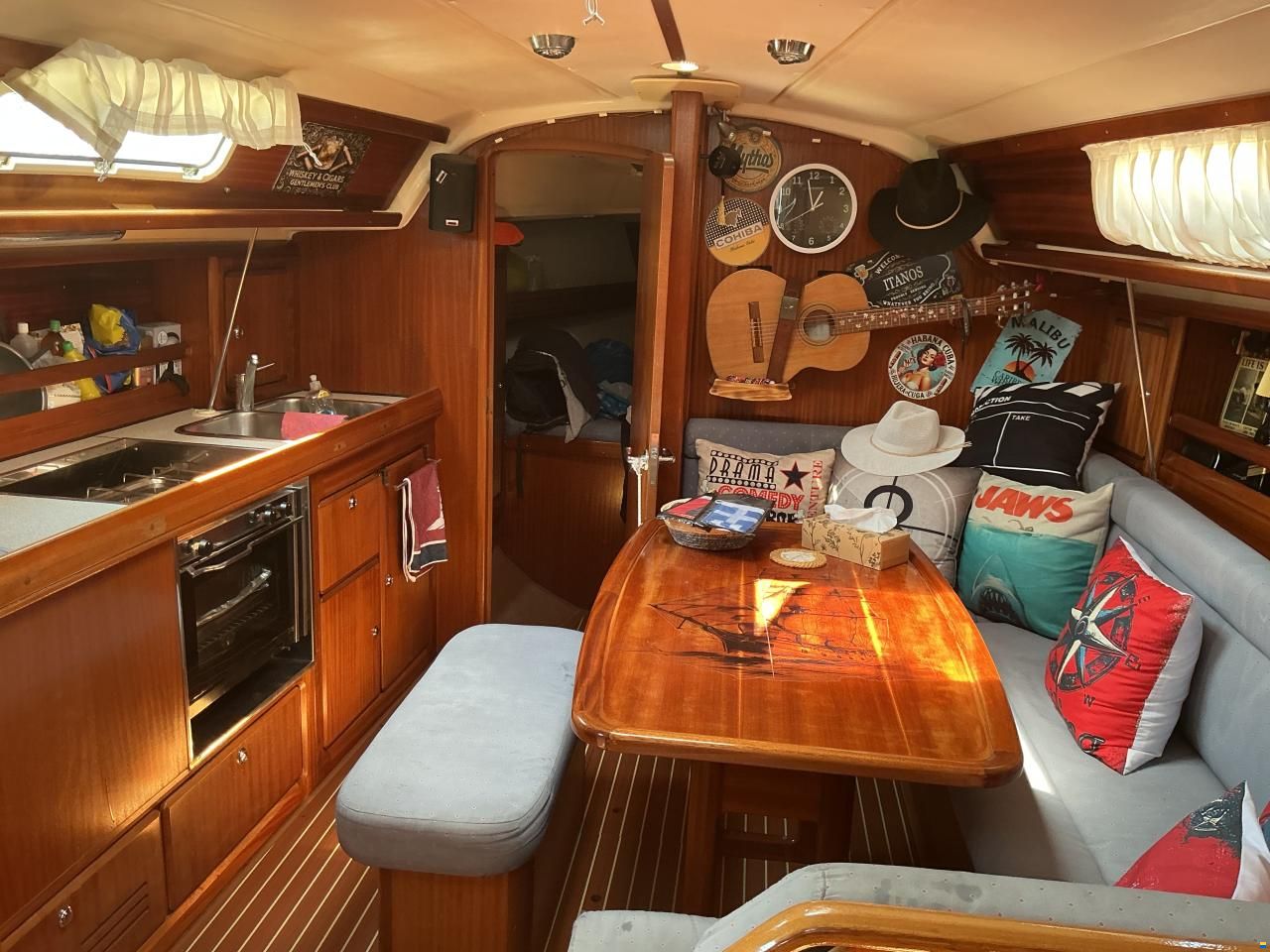 Bavaria 37