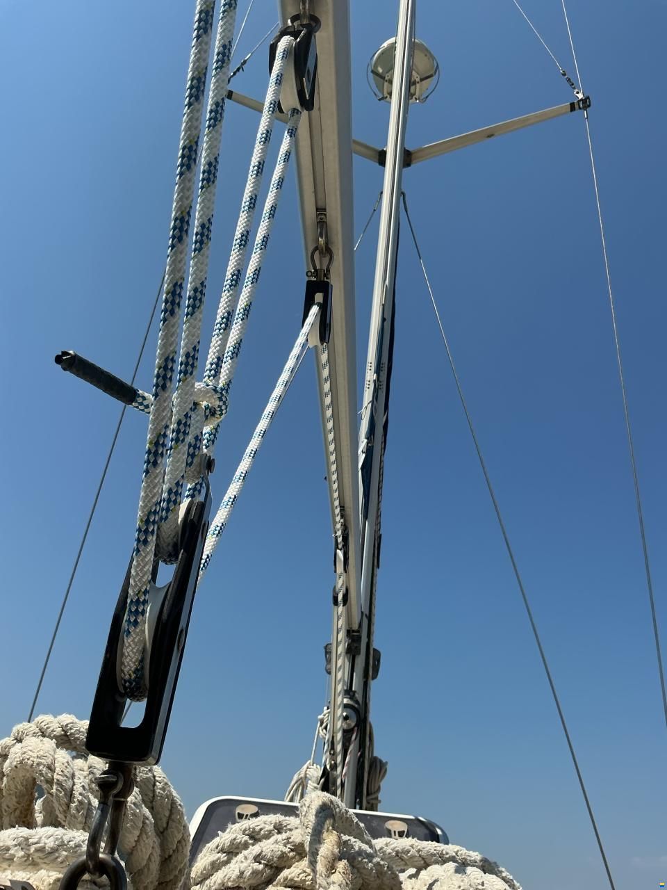 Bavaria 37