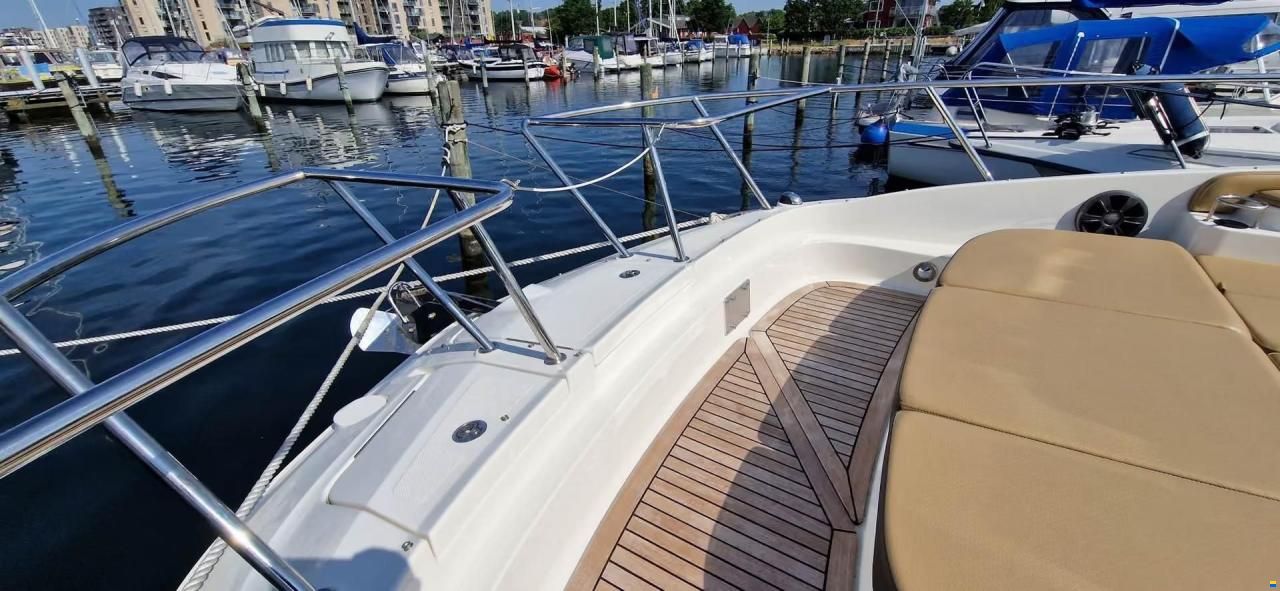 Sea Ray 320 Sundancer
