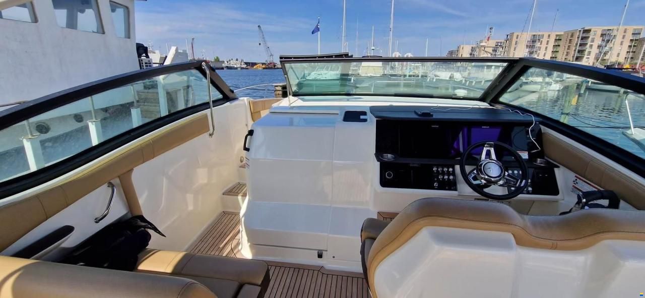 Sea Ray 320 Sundancer