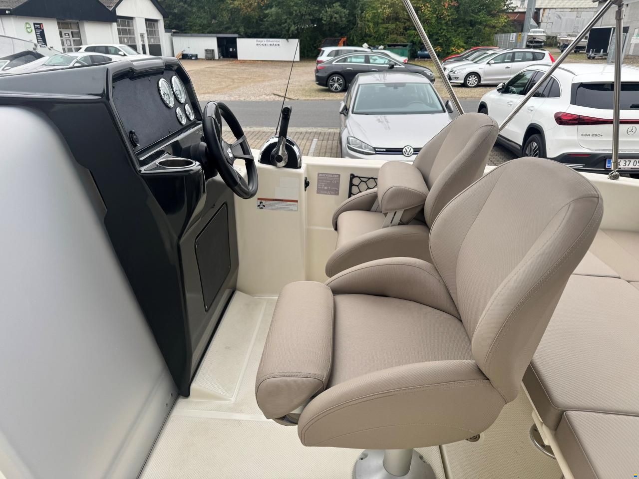 Quicksilver Activ 505 Cabin med 100 hk Mercury-EFI 4