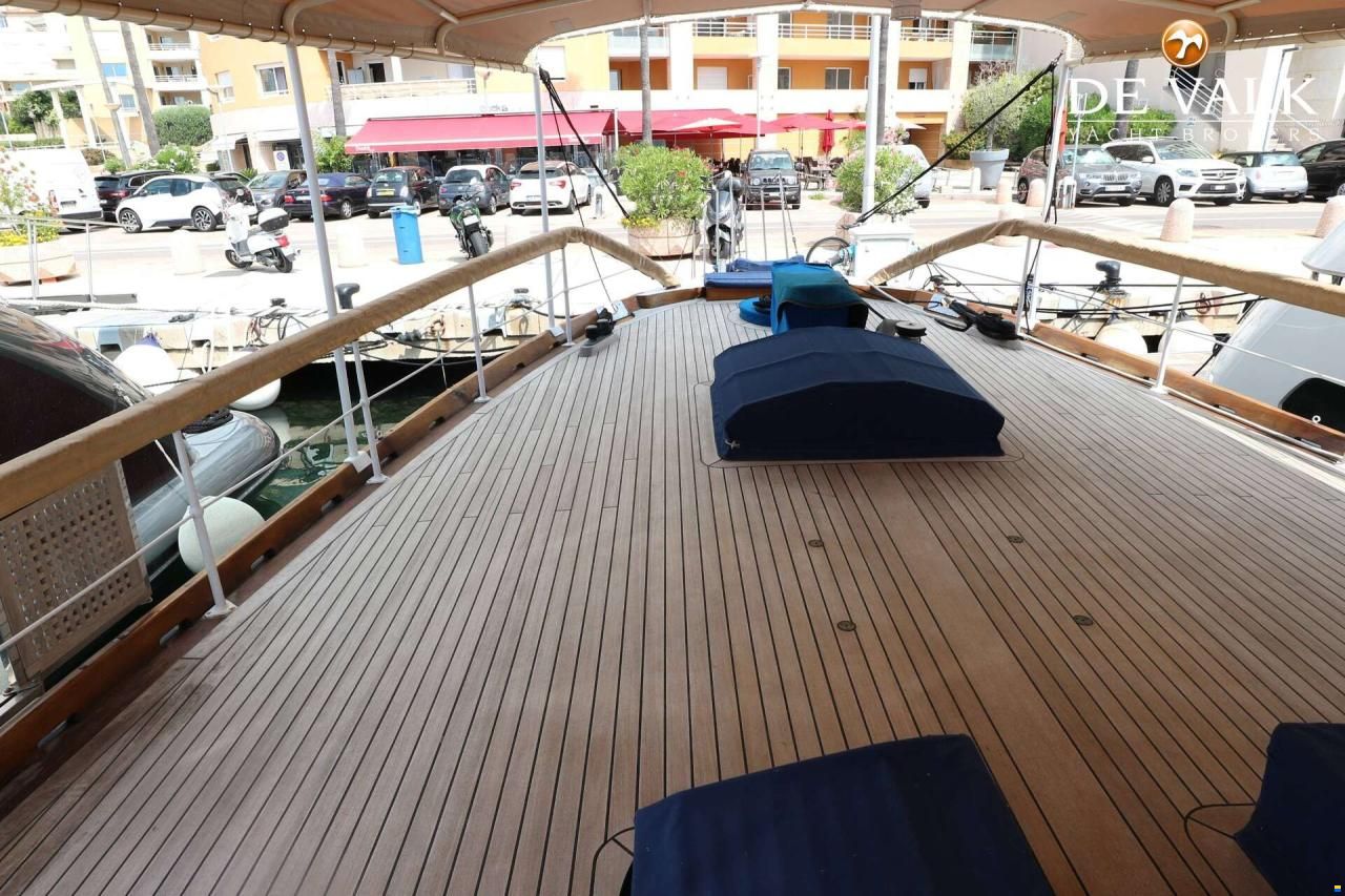 Classic Motor Yacht