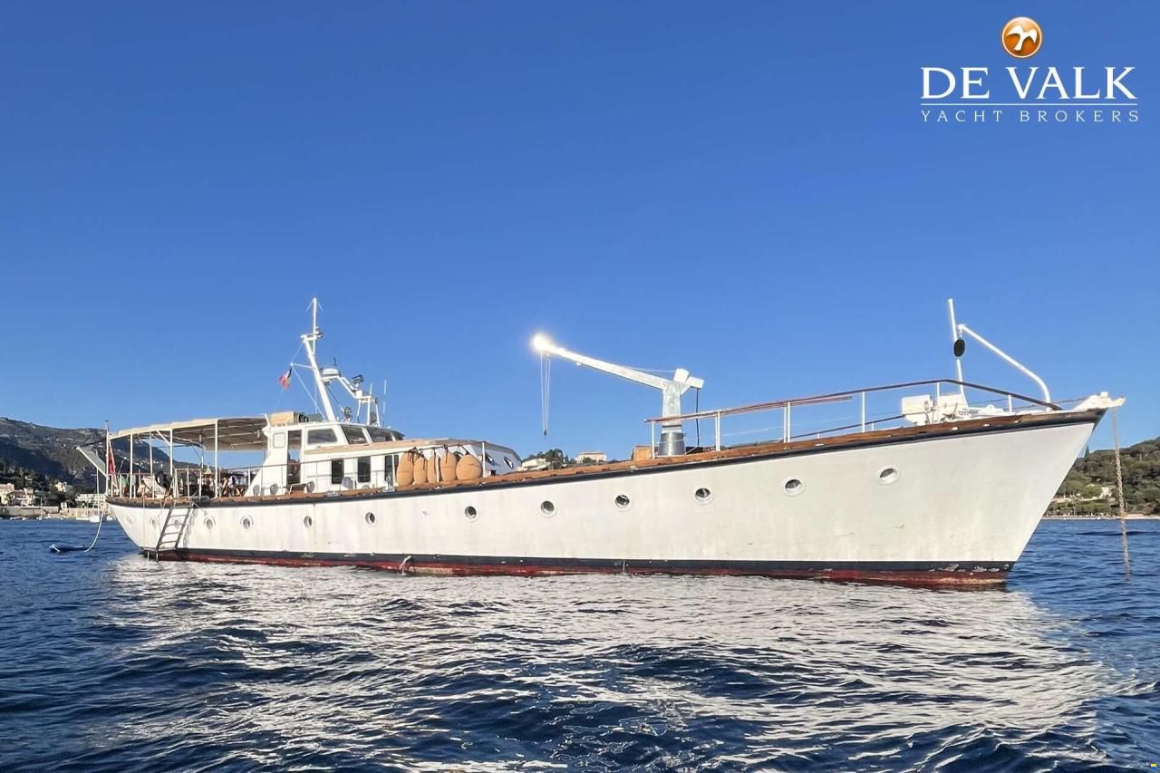 Classic Motor Yacht