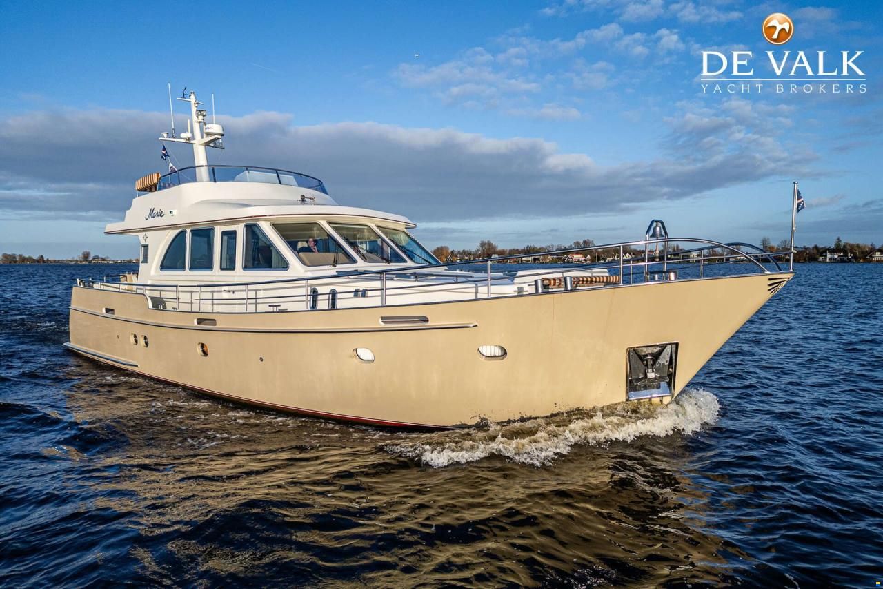 Vennekens Trawler 1800