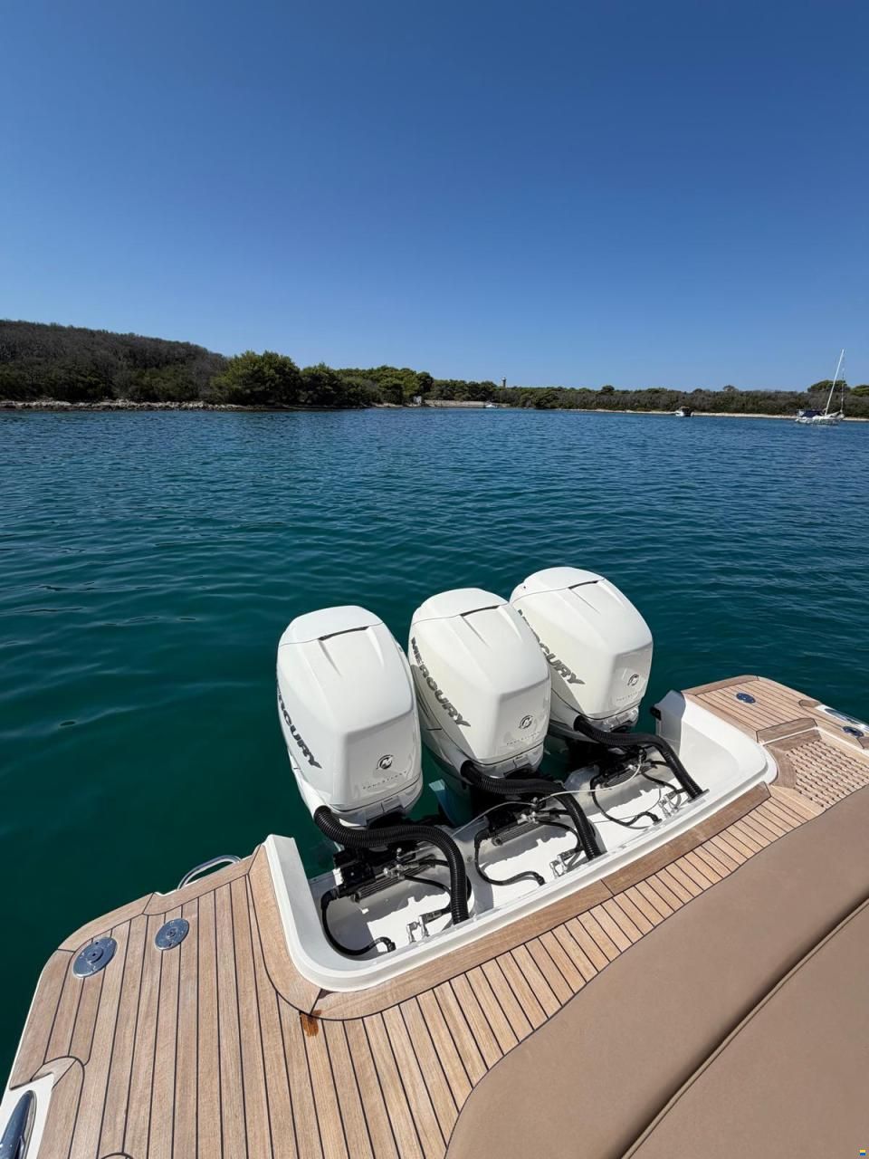 Sea Ray SLX 400 Outboard