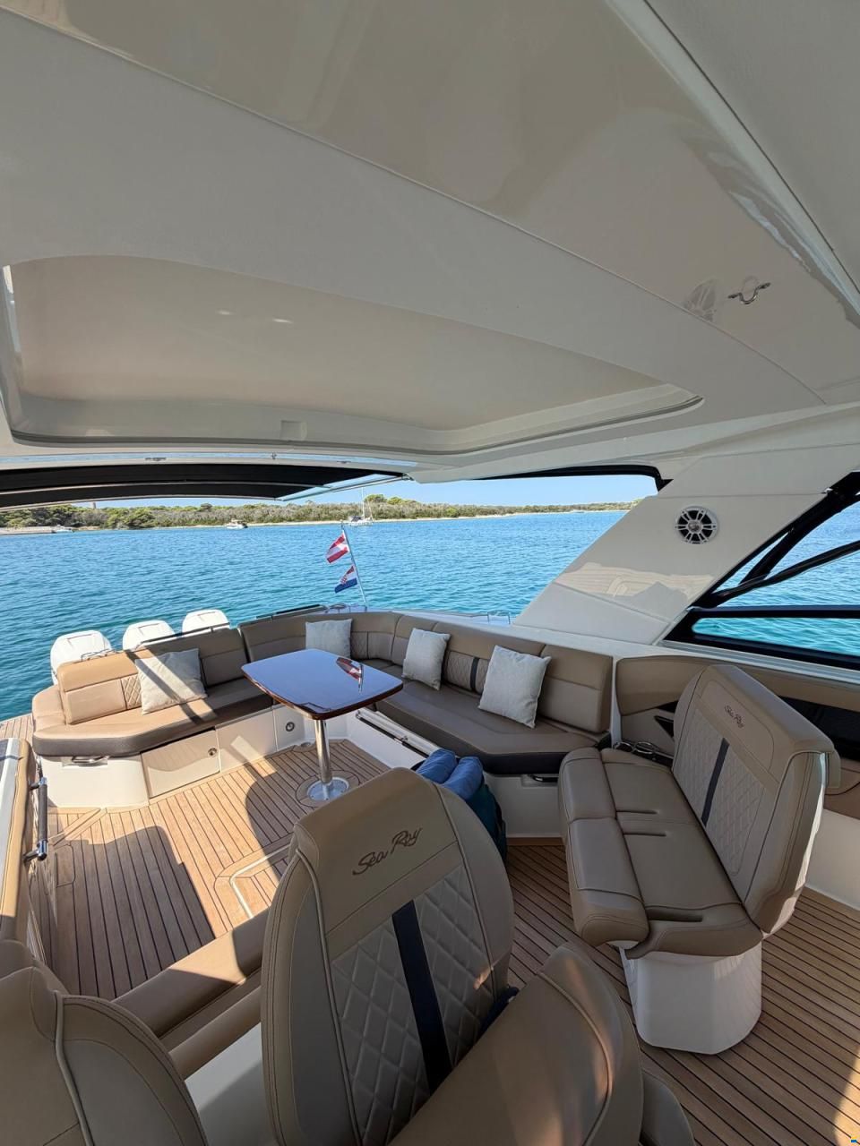 Sea Ray SLX 400 Outboard