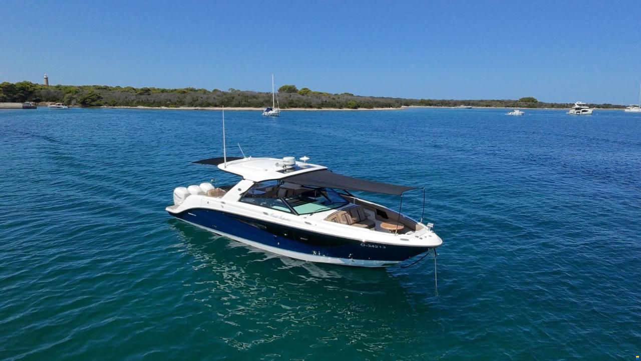 Sea Ray SLX 400 Outboard