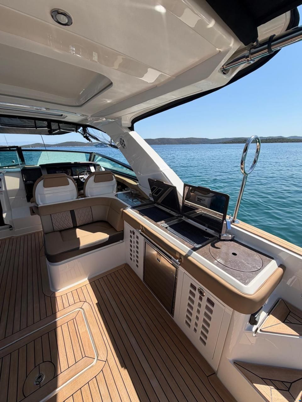 Sea Ray SLX 400 Outboard