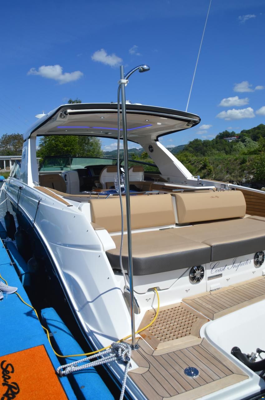 Sea Ray SLX 400 Outboard