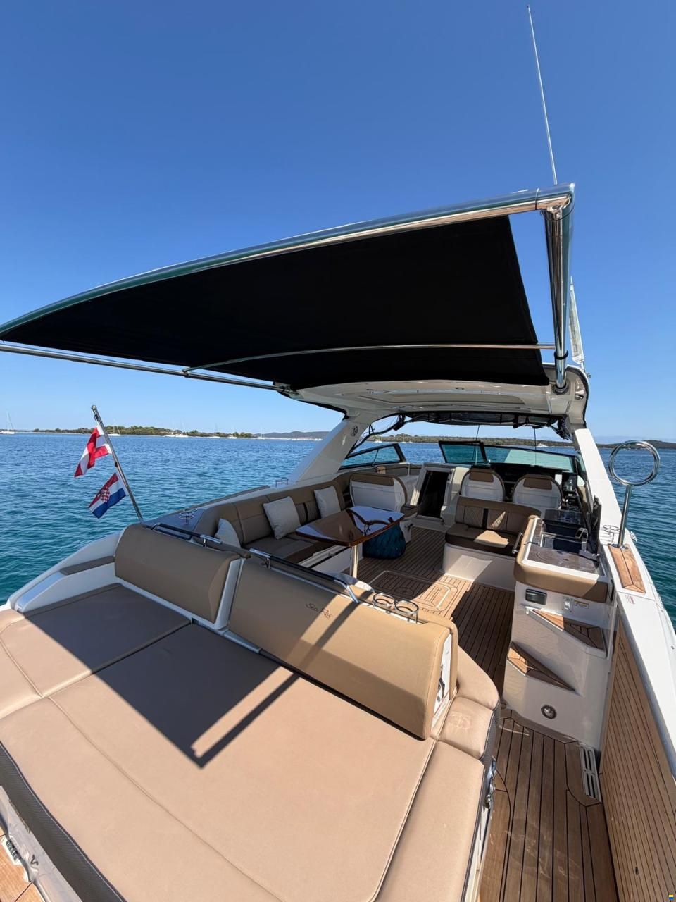 Sea Ray SLX 400 Outboard