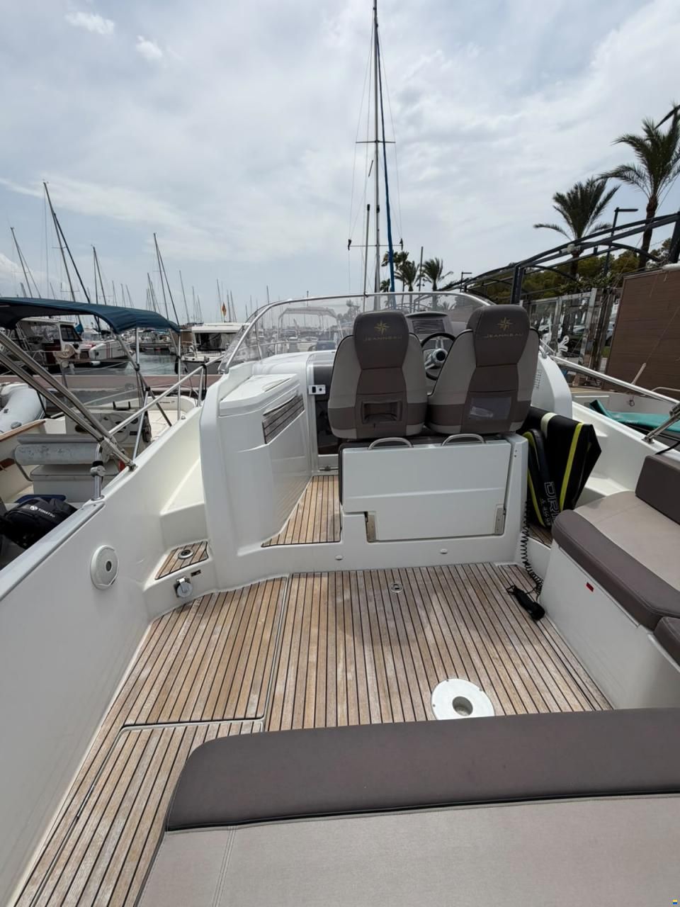 Jeanneau Cap Camarat 8.5 WA