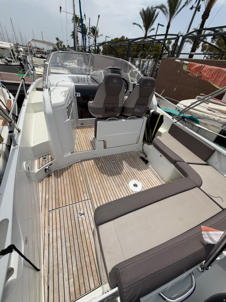 Jeanneau Cap Camarat 8.5 WA