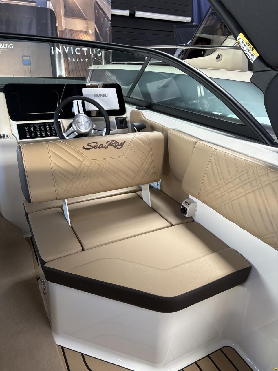 Sea Ray 230 SDX OE BR mit 1 x O.CT 250 PS Außenb
