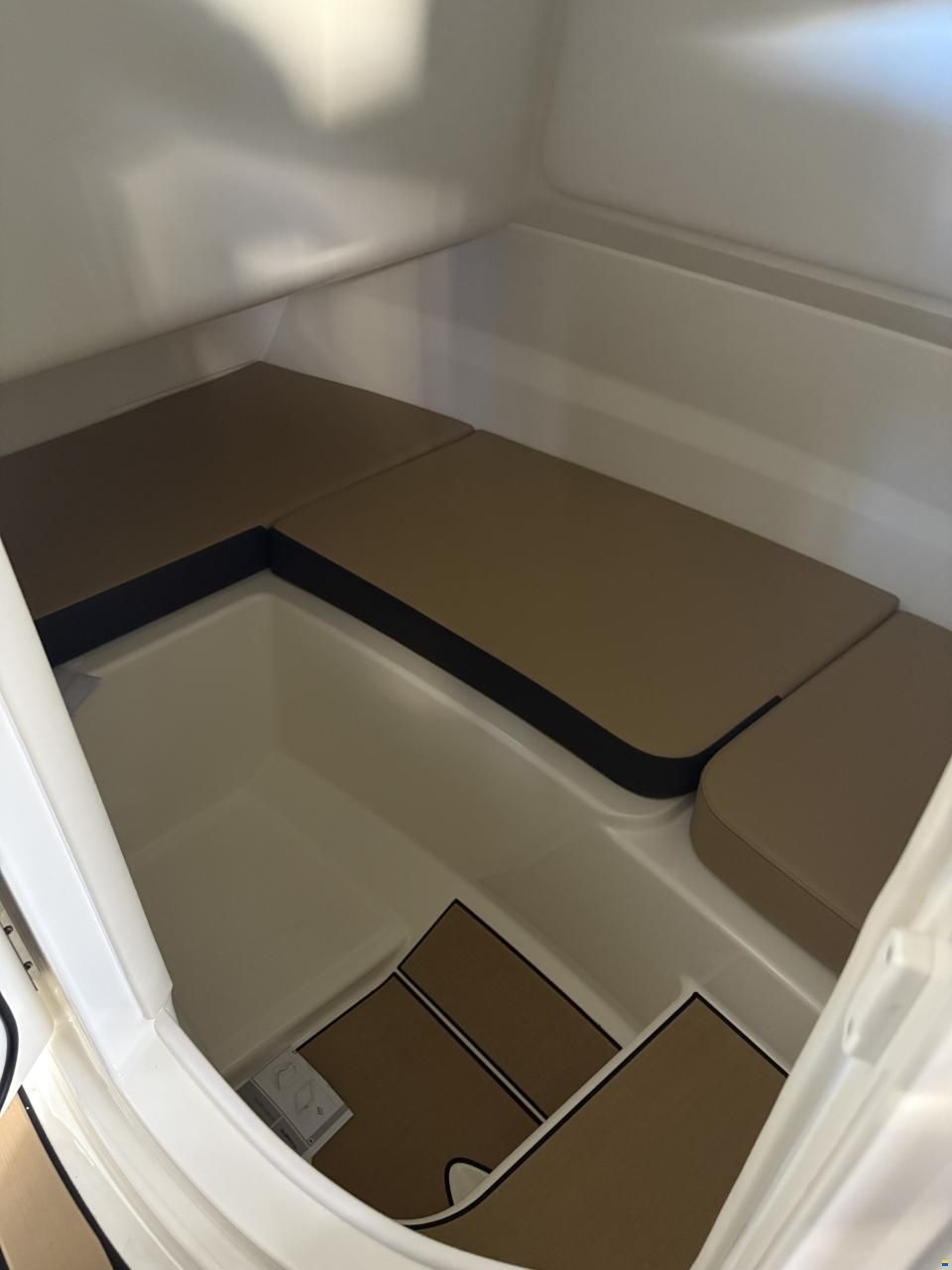 Sea Ray 230 SDX OE BR mit 1 x O.CT 250 PS Außenb