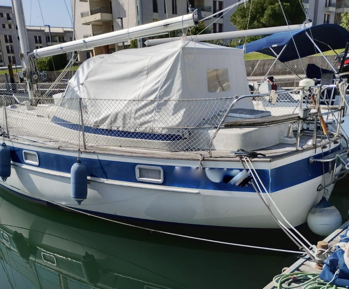 Hallberg-Rassy 352