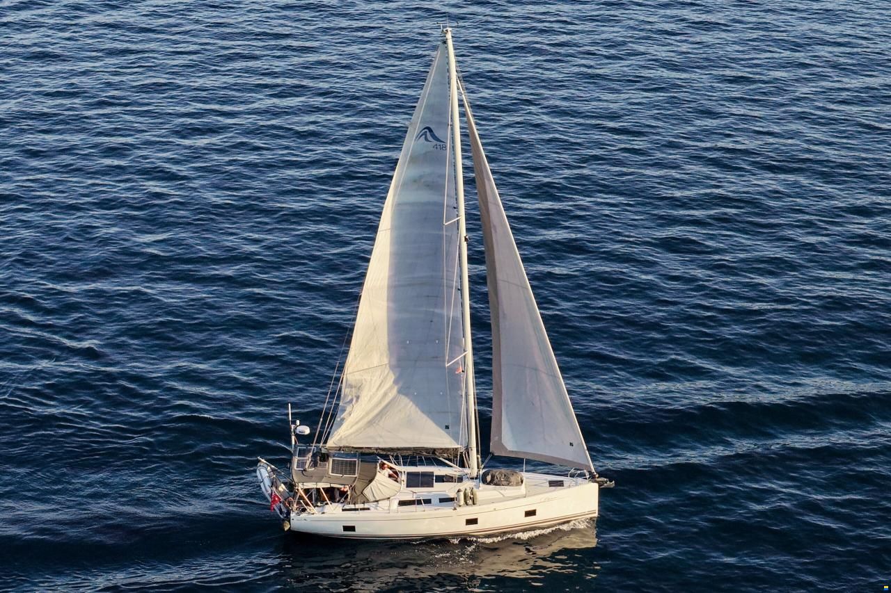 Hanse 418