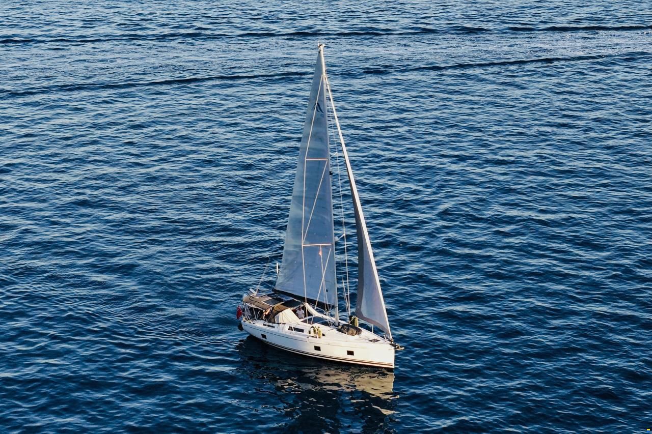 Hanse 418