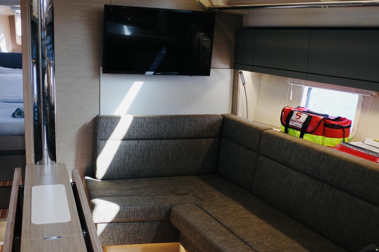 Hanse 418