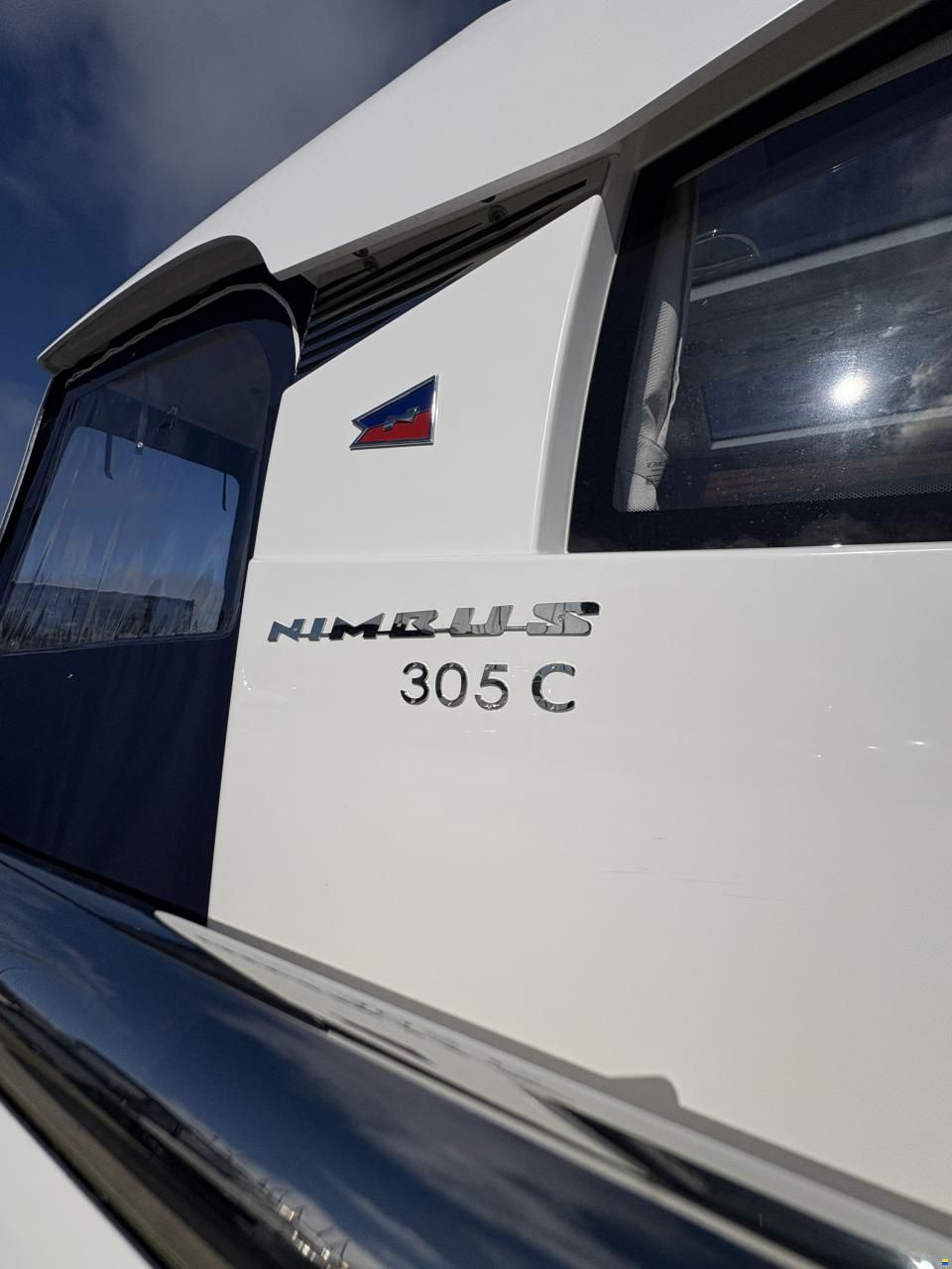 Nimbus 305 Coupe
