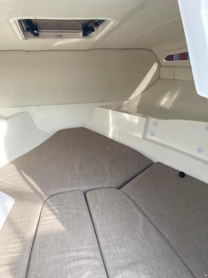 Bayliner VR5 Cuddy
