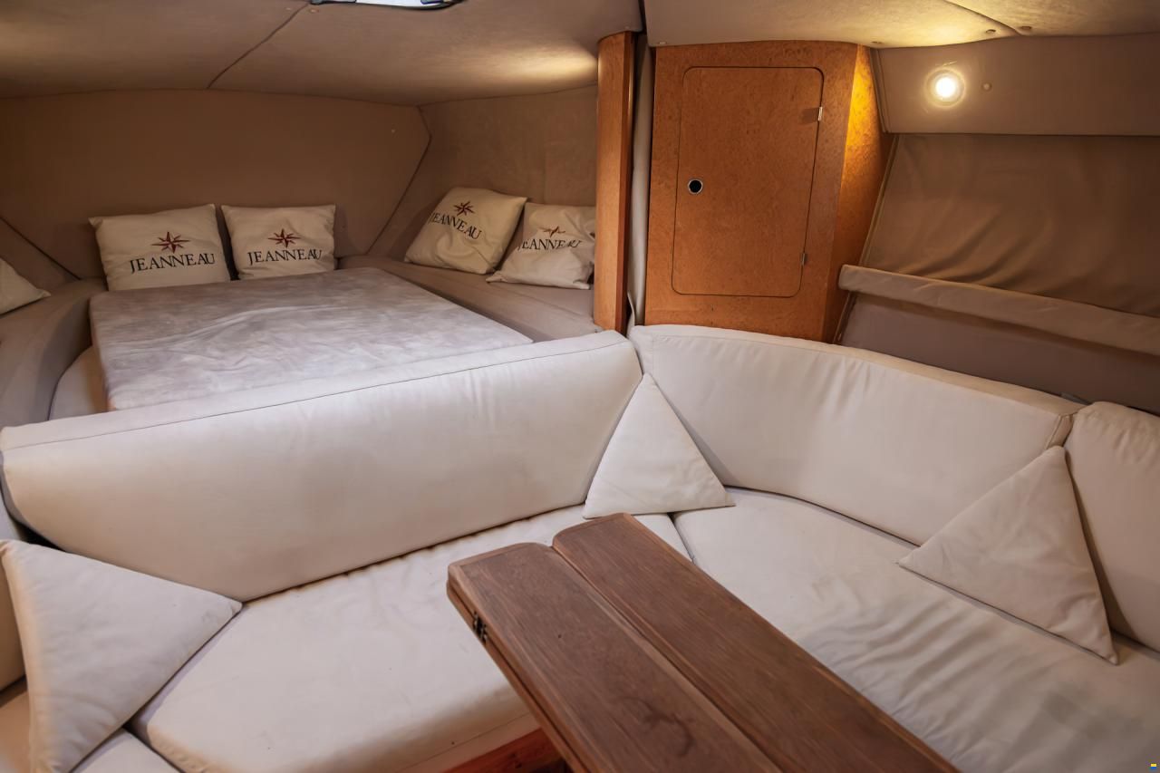 Jeanneau db33
