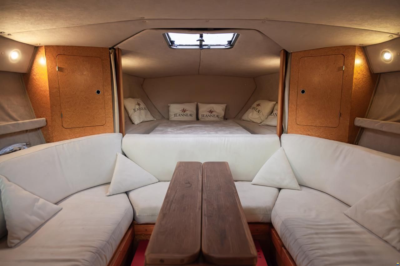 Jeanneau db33