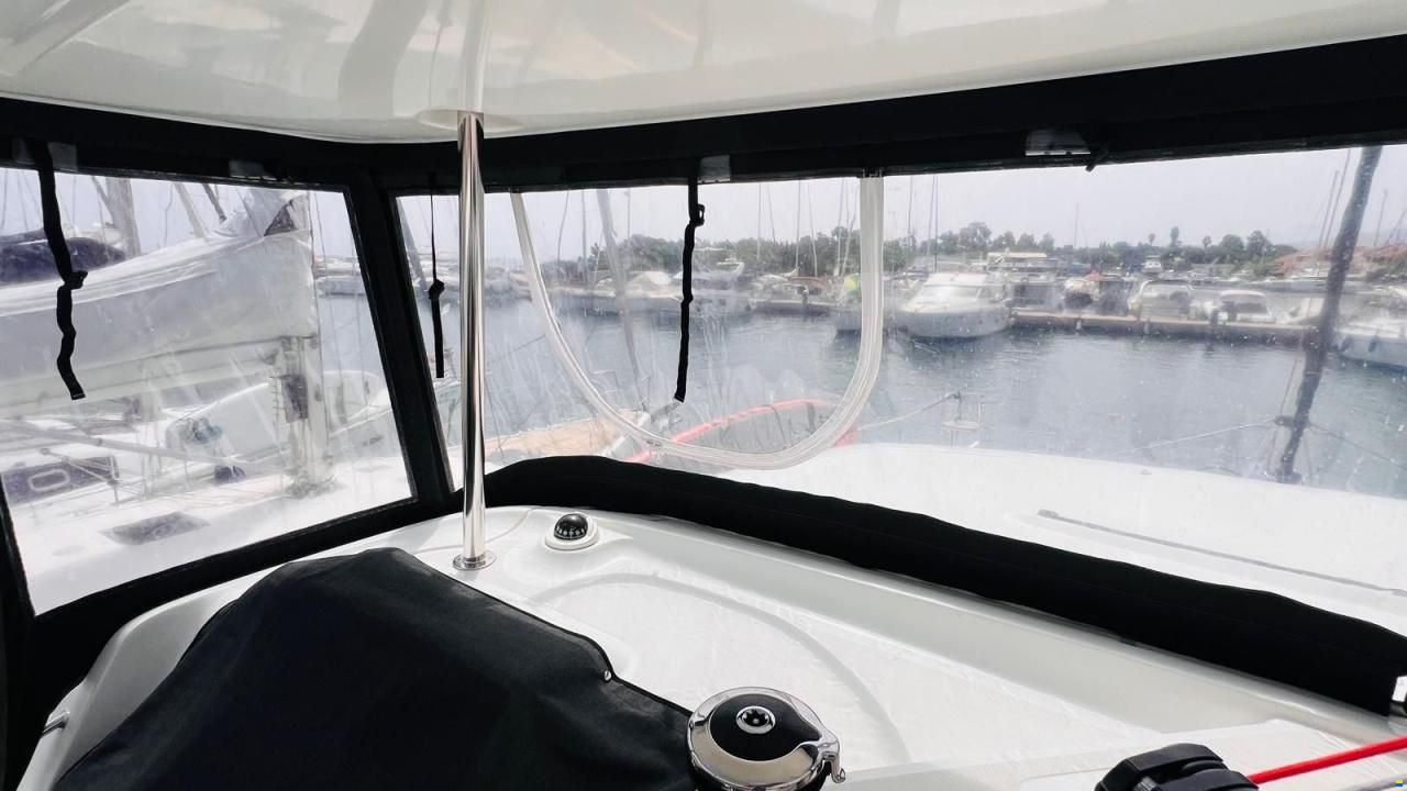 Lagoon 42