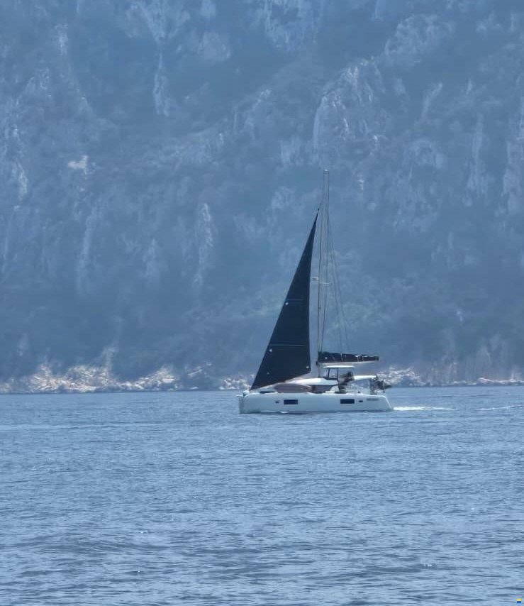Lagoon 42
