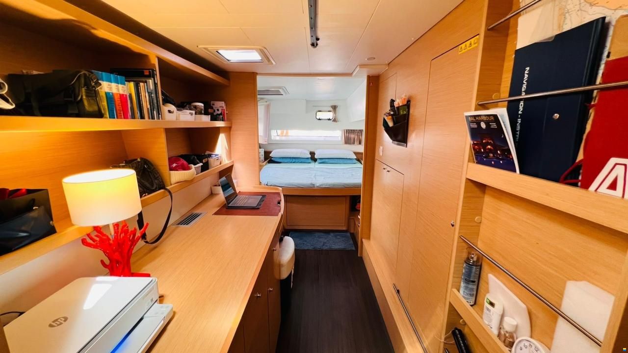 Lagoon 42